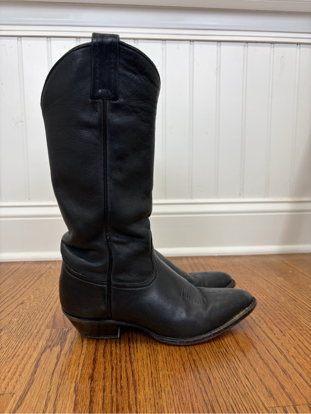 Tony Lama Vintage Black Leather Heeled Western Boots (5.5)